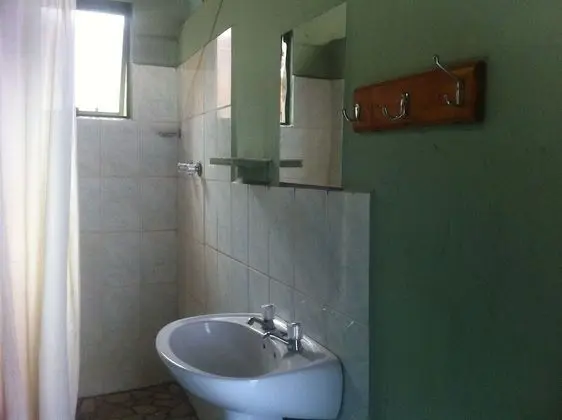 Economy Tek Kişilik Oda, Ortak Banyo (No linen provided)
