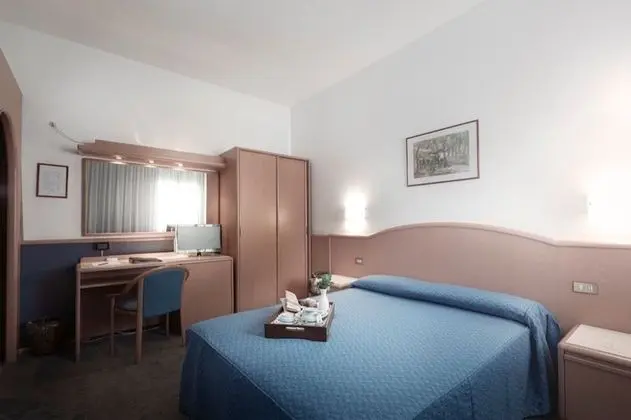 Classic Tek Büyük veya İki Ayrı Yataklı Oda, 1 Çift Kişilik veya 2 Tek Kişilik Yatak