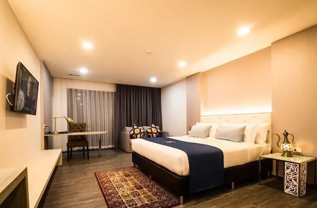 Deluxe Tek Büyük Yataklı Oda