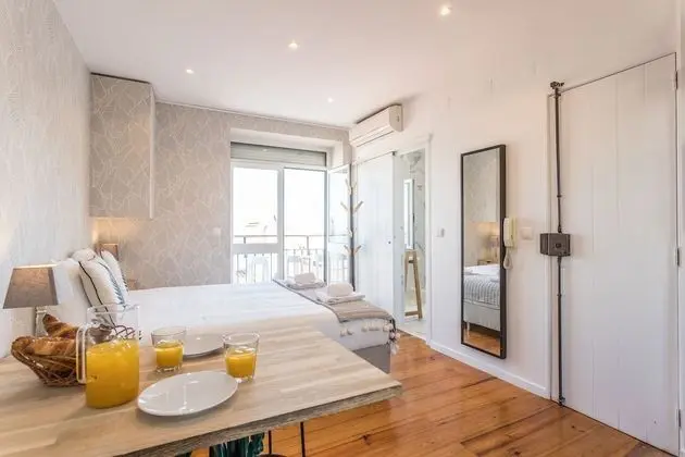 Stüdyo, Nehir Manzaralı