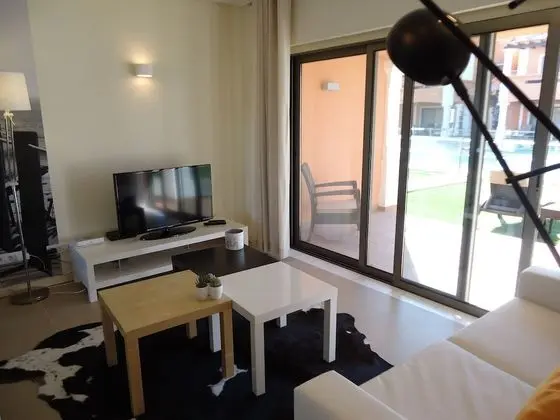 Villa, 3 Yatak Odası, Havuz Manzaralı