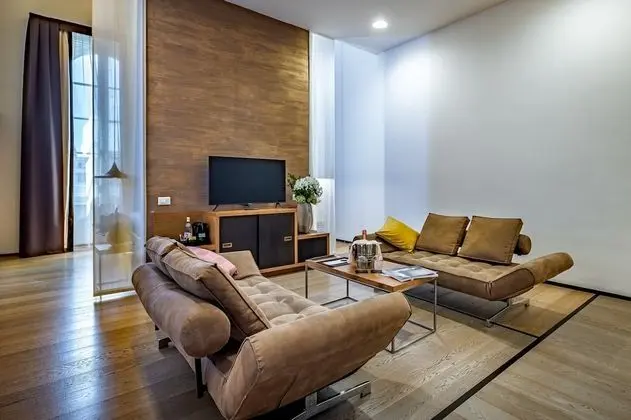 Süit, Nehir Manzaralı