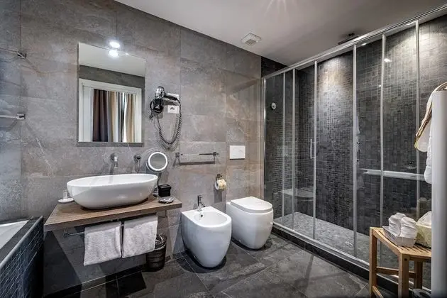 Süit, Nehir Manzaralı (Prestige)