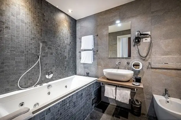 Süit, Nehir Manzaralı (Prestige)