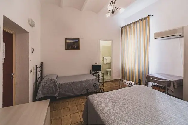 Basic Üç Kişilik Oda, Banyolu/Duşlu (PLUS INTERNA)