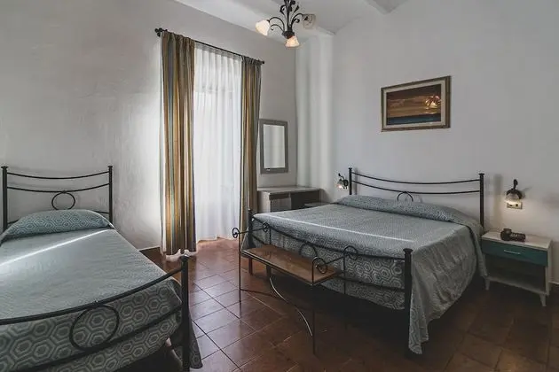 Standard Üç Kişilik Oda, Banyolu/Duşlu, Deniz Manzaralı (PLUS VISTA MARE)