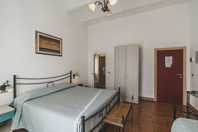 Standard Üç Kişilik Oda, Banyolu/Duşlu, Deniz Manzaralı (PLUS VISTA MARE)