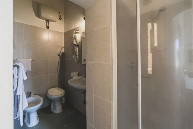 Standard Üç Kişilik Oda, Banyolu/Duşlu, Deniz Manzaralı (PLUS VISTA MARE)