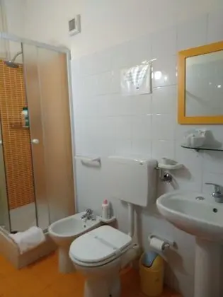 Dört Kişilik Oda (Red)