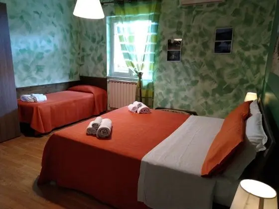 Üç Kişilik Oda (Green)