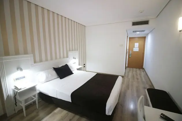Büyük Yataklı Tek Kişilik Oda (Interior)