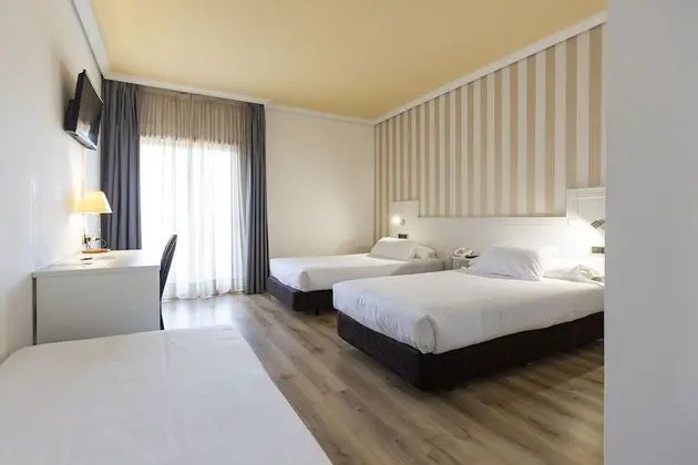 Üç Kişilik Oda (Interior)