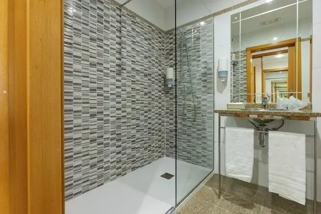 Üç Kişilik Oda (Interior)