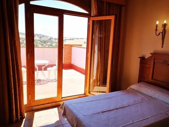 Tek Büyük Yataklı Oda, Teras (or doble)