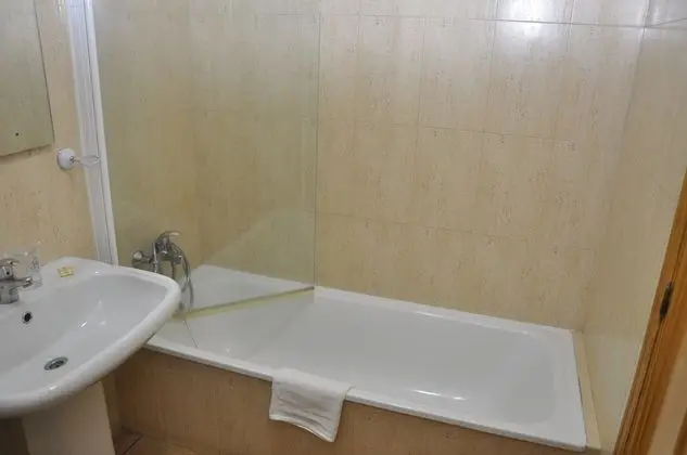 Tek Büyük Yataklı Oda, Teras (or doble)