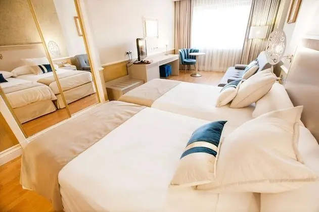 Üç Kişilik Oda (Twin + Sofa Bed)