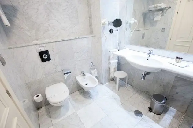 Üç Kişilik Oda (Twin + Sofa Bed)