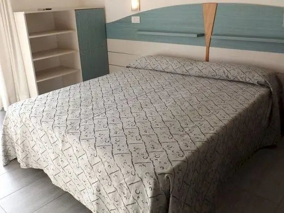 Economy Tek Büyük Yataklı Oda