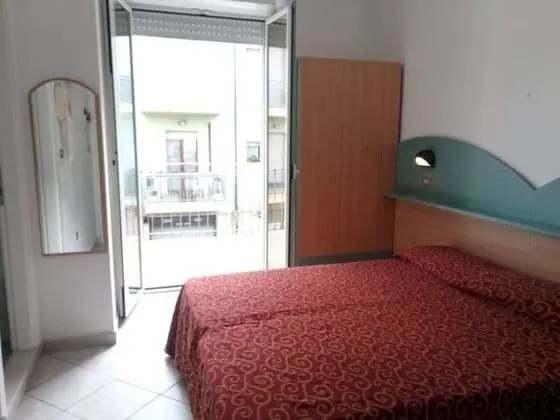 Economy Tek Büyük Yataklı Oda