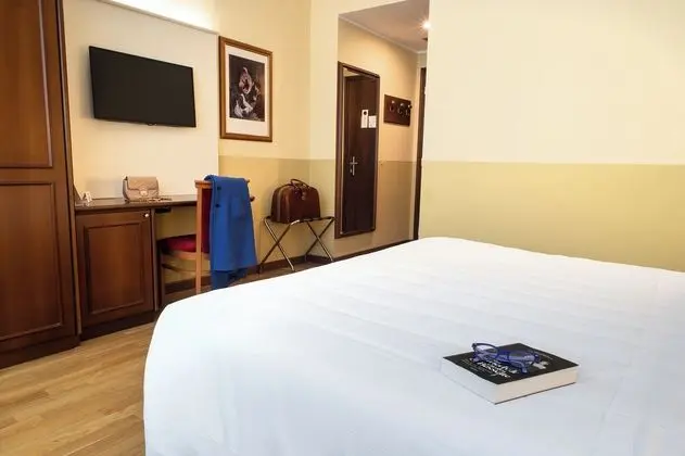 Comfort Tek Büyük Yataklı Oda