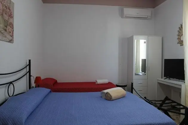 Dört Kişilik Oda, Ortak Banyo, Ek Bina