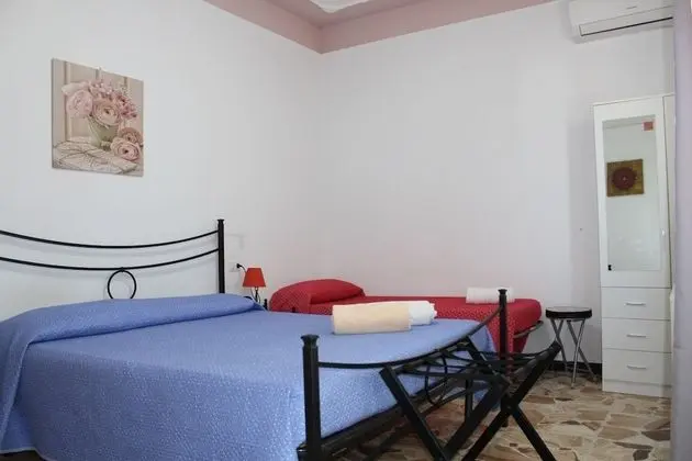 Dört Kişilik Oda, Ortak Banyo, Ek Bina