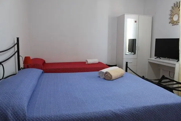 Dört Kişilik Oda, Ortak Banyo, Ek Bina