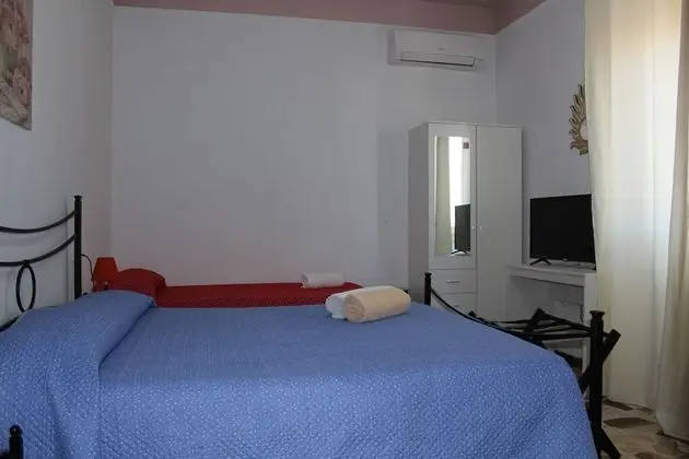 Dört Kişilik Oda, Ortak Banyo, Ek Bina