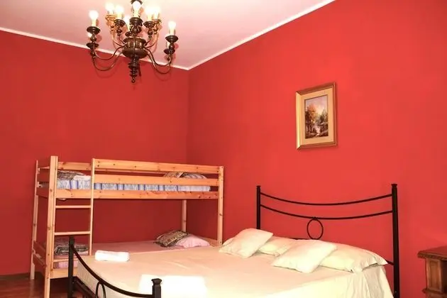 Dört Kişilik Oda, Ortak Banyo, Ek Bina
