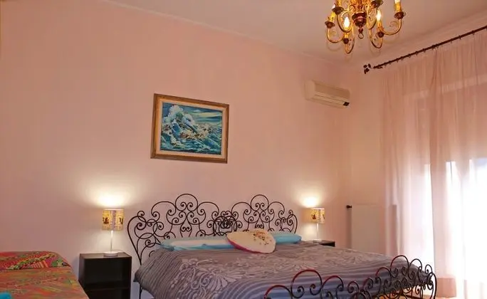 Dört Kişilik Oda, Ortak Banyo, Ek Bina