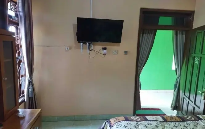 Standard Tek Büyük Yataklı Oda, Ortak Banyo (Second Floor)