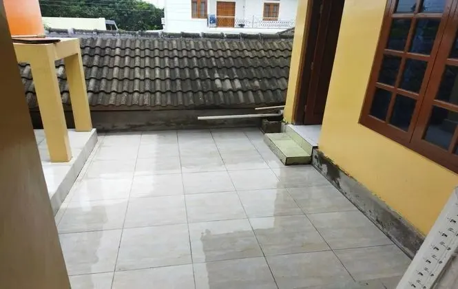 Standard Tek Büyük Yataklı Oda, Ortak Banyo (Second Floor)
