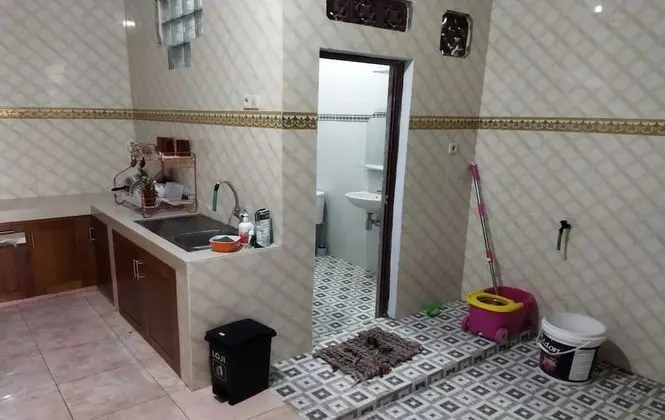 Standard Tek Büyük Yataklı Oda, Ortak Banyo (Second Floor)