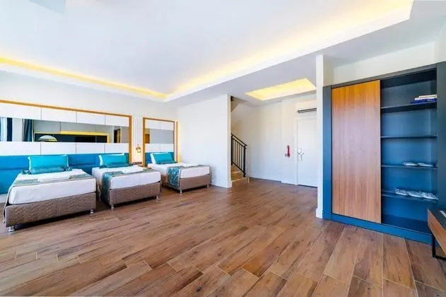 Deluxe Dublex Oda, Kara veya Havuz Manzaralı, Balkonlu
