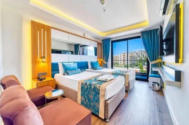 Standart Oda, Kara veya Havuz Manzaralı, Balkonlu