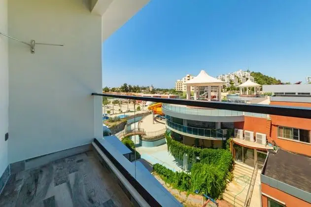 Standart Oda, Kara veya Havuz Manzaralı, Balkonlu