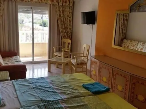 Standard Tek Büyük veya İki Ayrı Yataklı Oda, Banyolu/Duşlu (Habitación dos personas)
