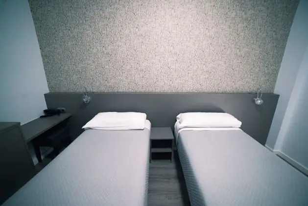 Büyük Yataklı Tek Kişilik Oda