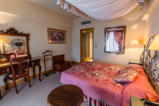 Superior Tek Büyük Yataklı Oda