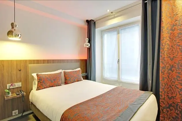 Comfort Tek Büyük Yataklı Oda