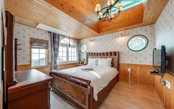 Oda, Jakuzi (Cypress /Spa in winter, contact hotel)