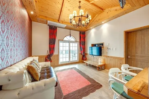 Oda, Jakuzi (Cypress /Spa in winter, contact hotel)