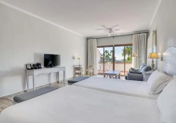 Junior Tek Büyük Yataklı Oda