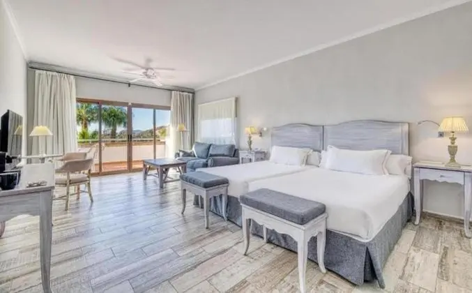 Junior Tek Büyük Yataklı Oda