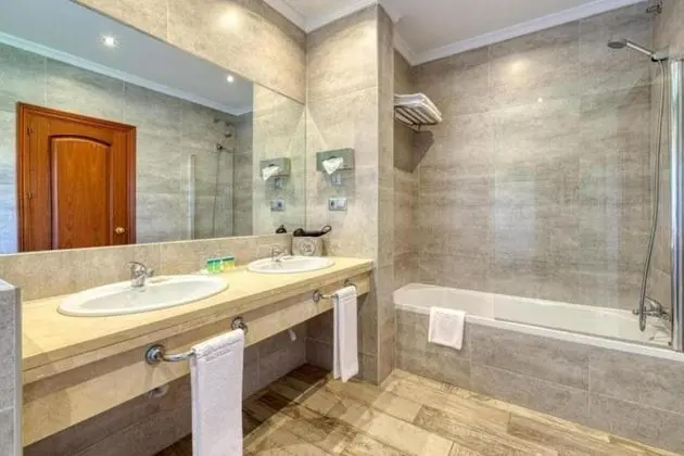 Junior Tek Büyük Yataklı Oda