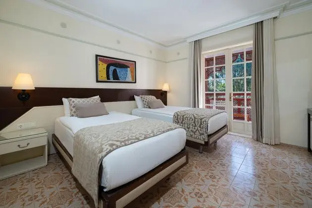 https://images.etstur.com/imgproxy/resize/2560x1440/files/images/hotelImages/etsrooms/79/Ali_Bey_Club___Park_20251001170839_6.jpg