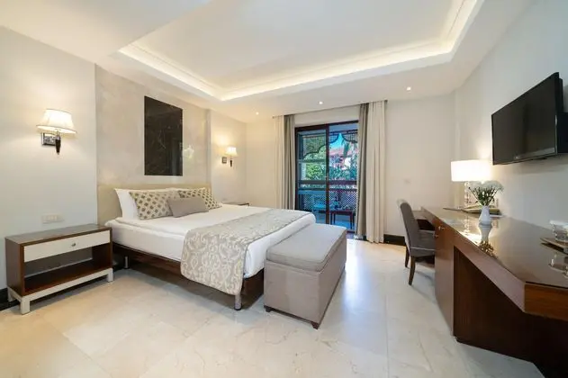 https://images.etstur.com/imgproxy/resize/2560x1440/files/images/hotelImages/etsrooms/79/Ali_Bey_Club___Park_20251001171141_1.jpg