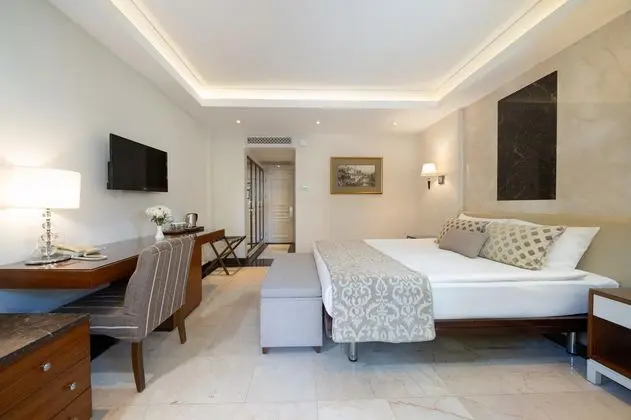 https://images.etstur.com/imgproxy/resize/2560x1440/files/images/hotelImages/etsrooms/79/Ali_Bey_Club___Park_20251001171141_2.jpg