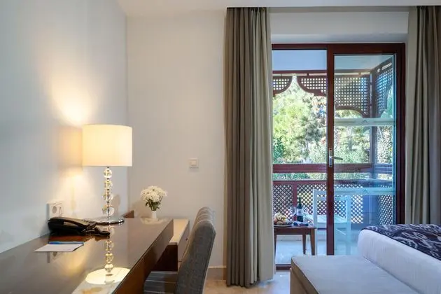 https://images.etstur.com/imgproxy/resize/2560x1440/files/images/hotelImages/etsrooms/79/Ali_Bey_Club___Park_20251001171141_3.jpg