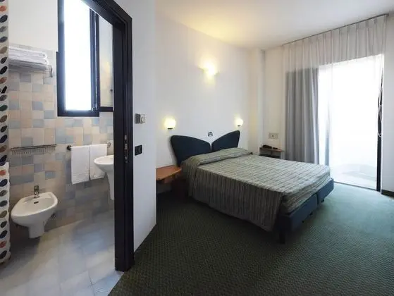 Tek Büyük veya İki Ayrı Yataklı Oda